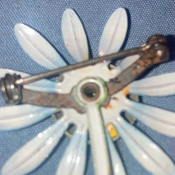 Vintage Blue and Yellow Flower Brooch - Picture 4 of 4
